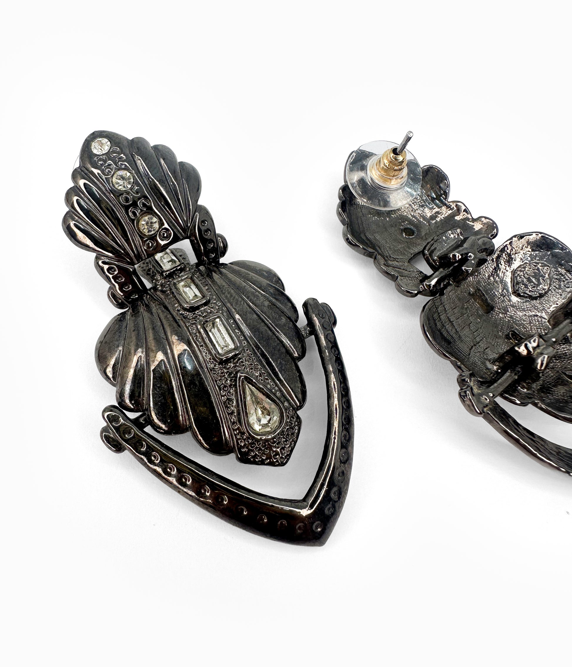Vintage Dark Grey Shell Shaped Earrings With Crystals