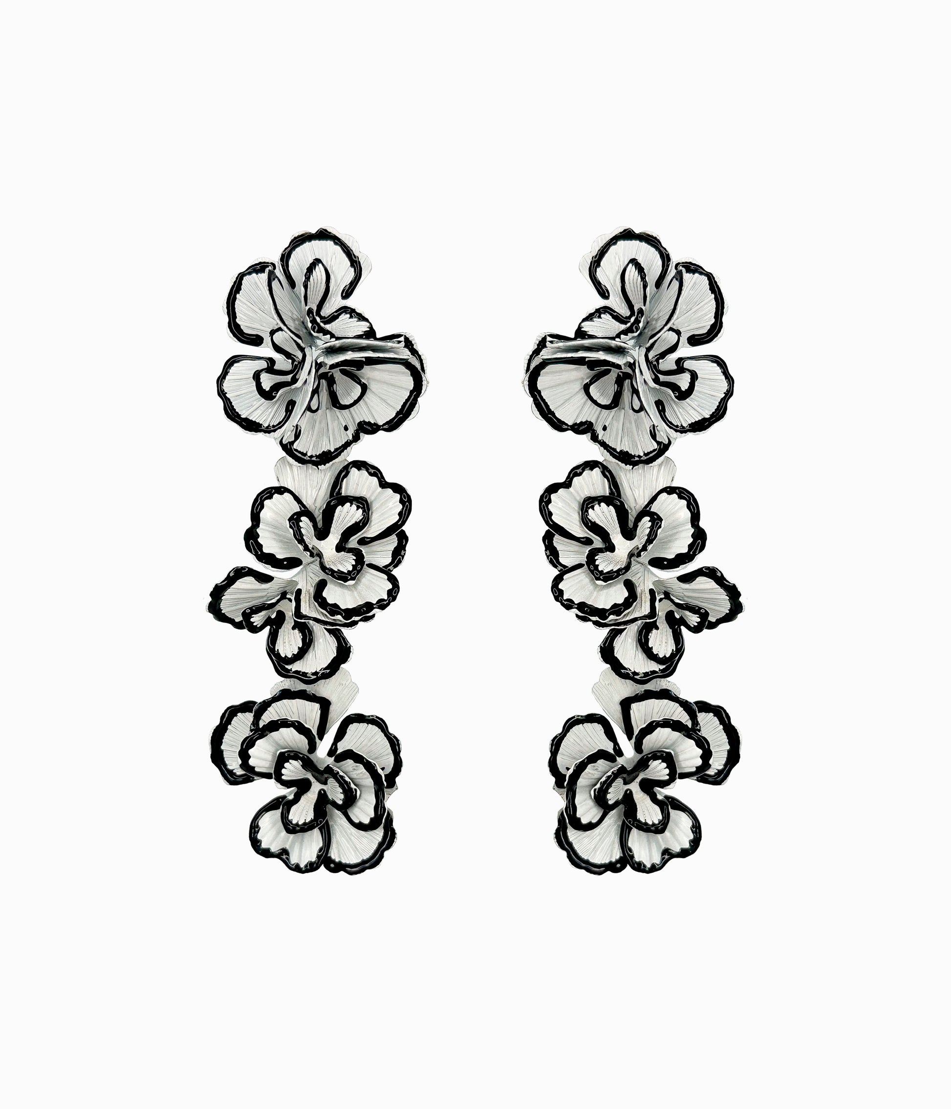 Vintage White & Black Flower Dangle Earrings