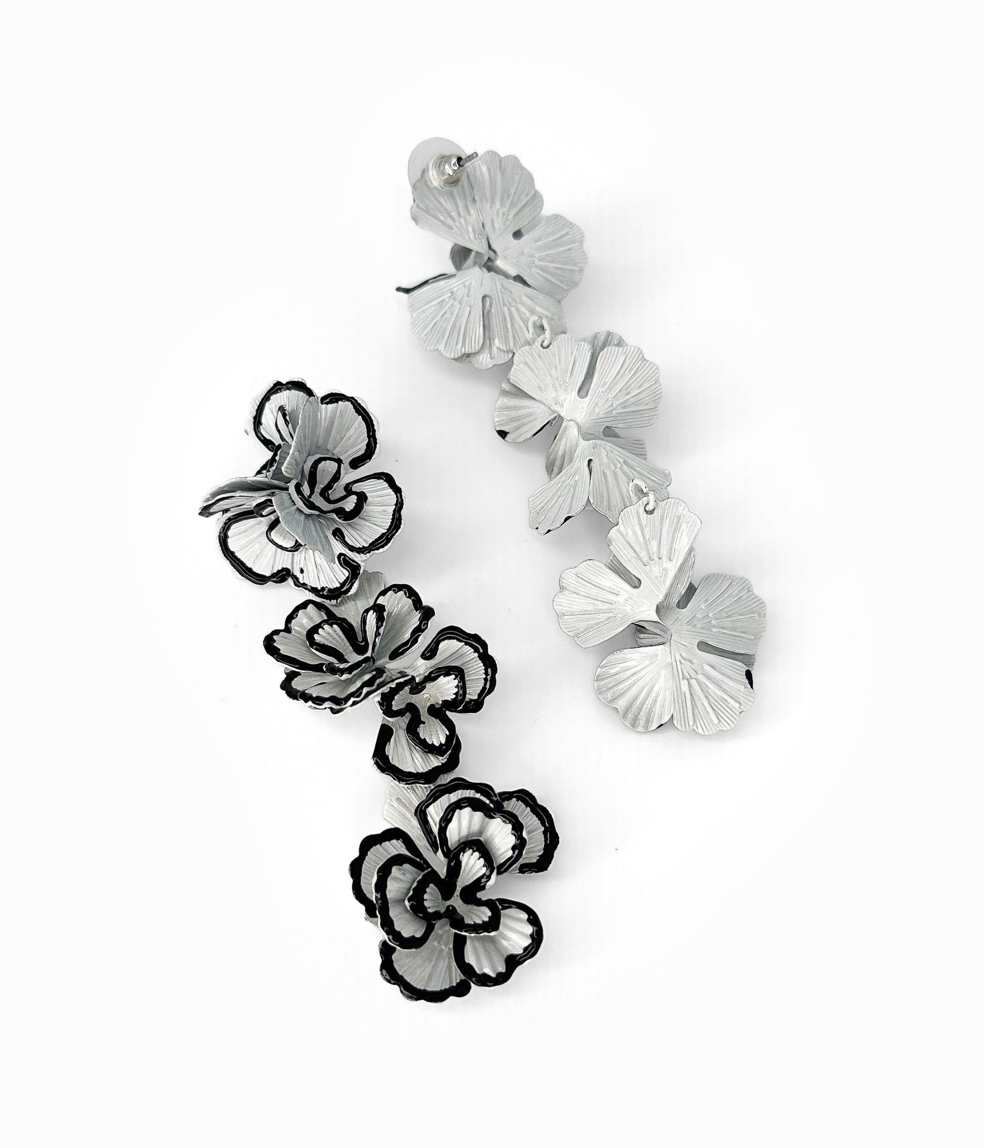 Vintage White & Black Flower Dangle Earrings