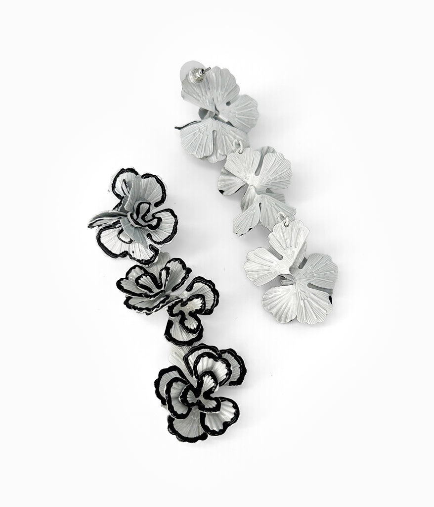 Vintage White & Black Flower Dangle Earrings