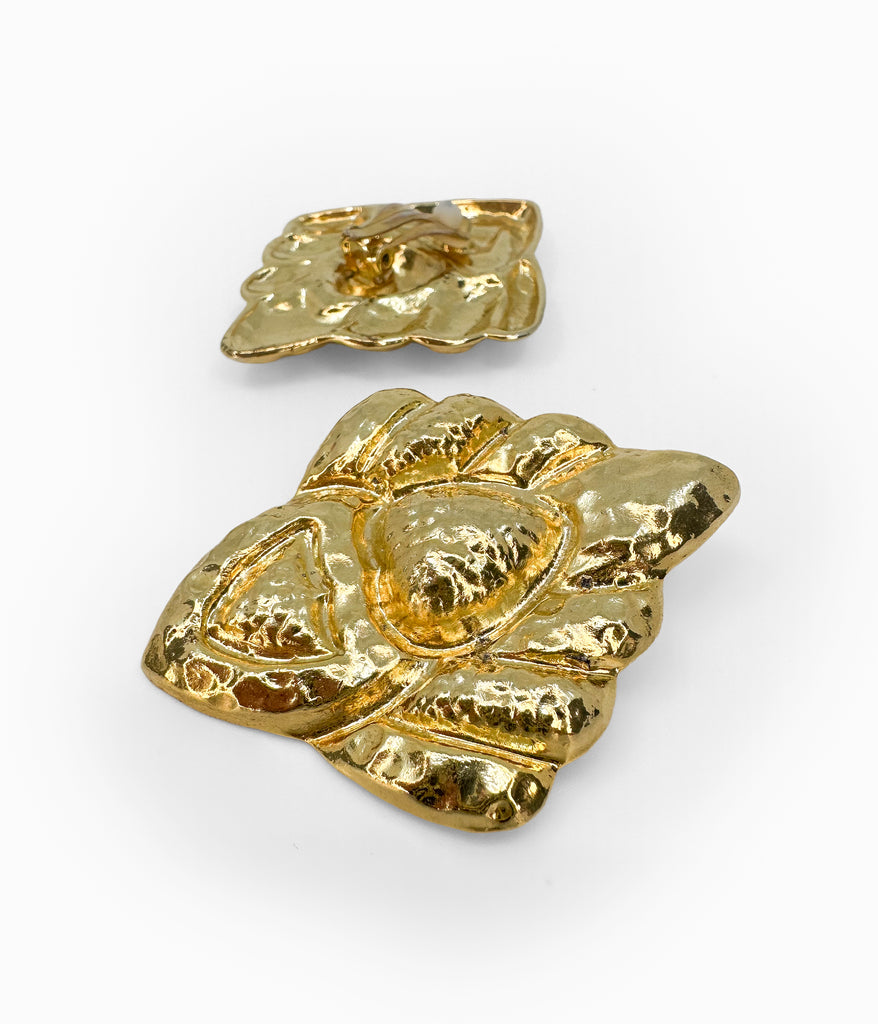 Vintage 90's Gold Tone Hammered Motif Diamond Shaped Earrings