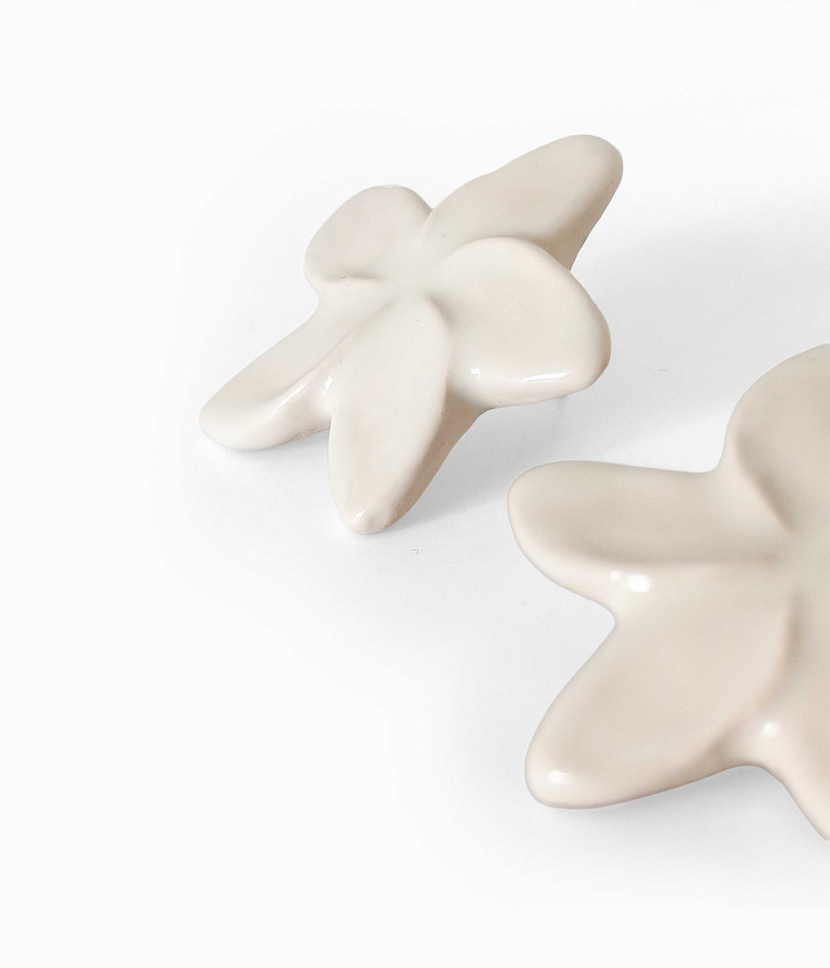 'Flower of Seville' Orange Blossom in White Ceramic