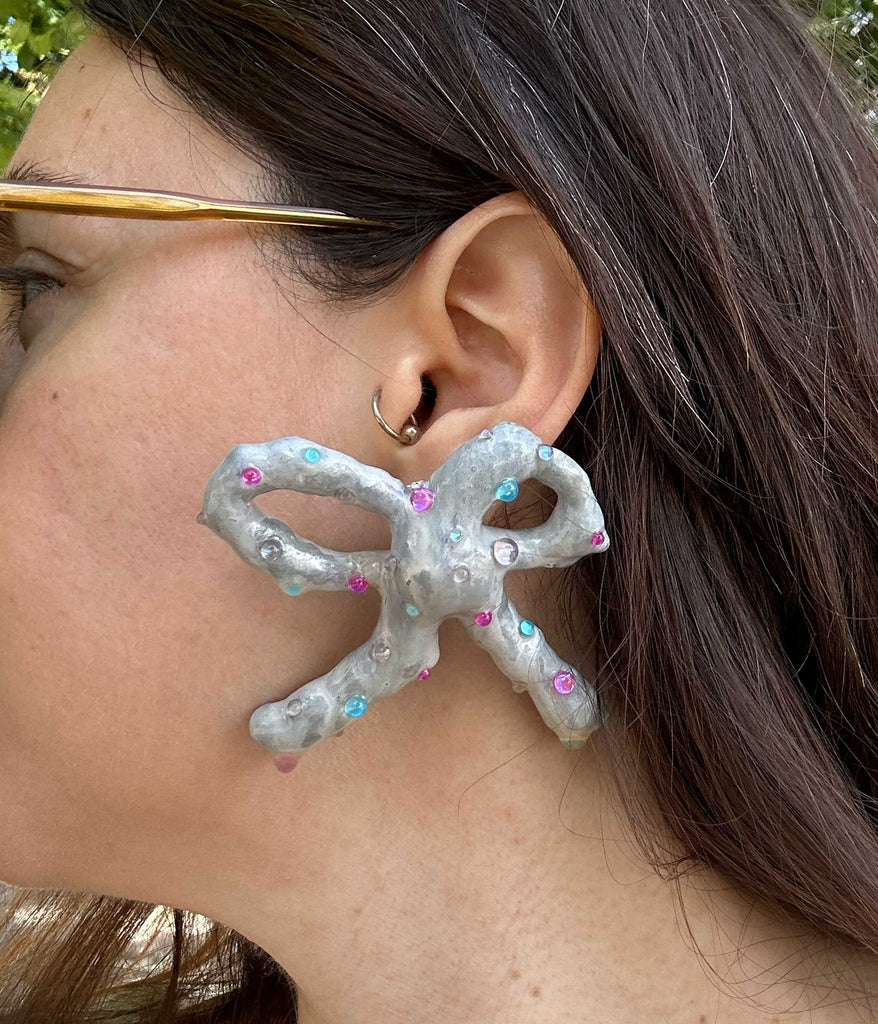 Glitzy Chalk Bows Earrings